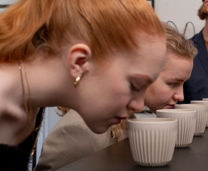 Varför är specialkaffe mindre bittert än vanligt kaffe?